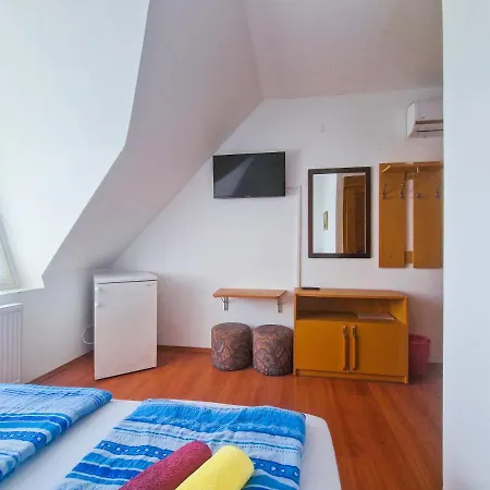 Weinberger 3* Zamárdi