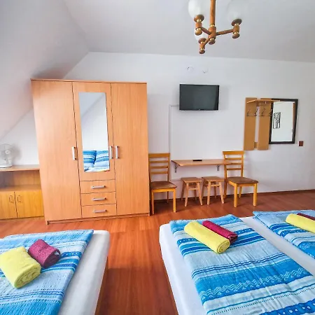 Weinberger Vendeghaz Guest house *