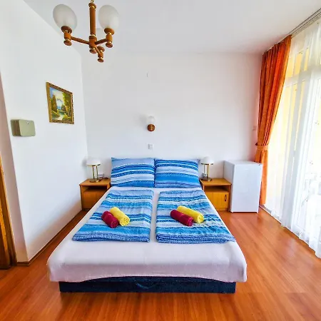 Weinberger Vendeghaz Guest house Zamardi