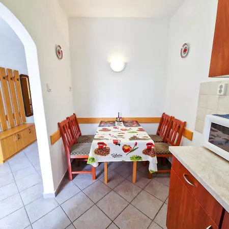 Weinberger Vendeghaz 3* Zamárdi