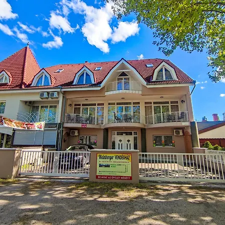 Weinberger Vendeghaz Guest house *
