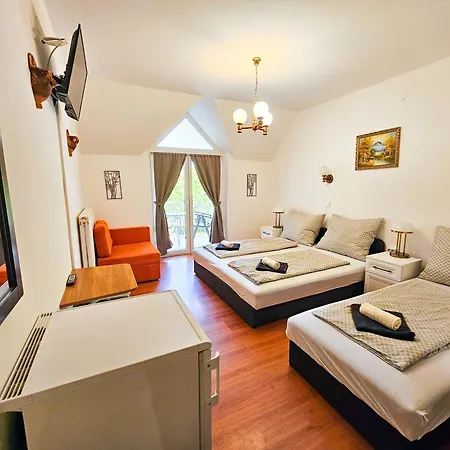 Weinberger Casa de hóspedes Zamárdi
