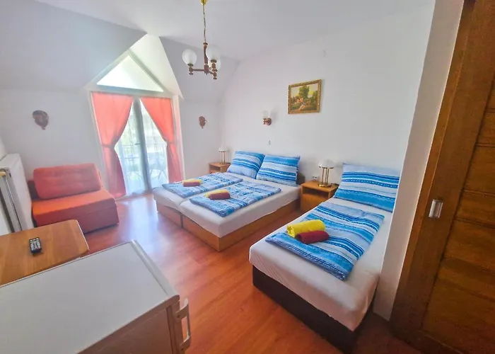 Weinberger Vendeghaz 3* Zamárdi