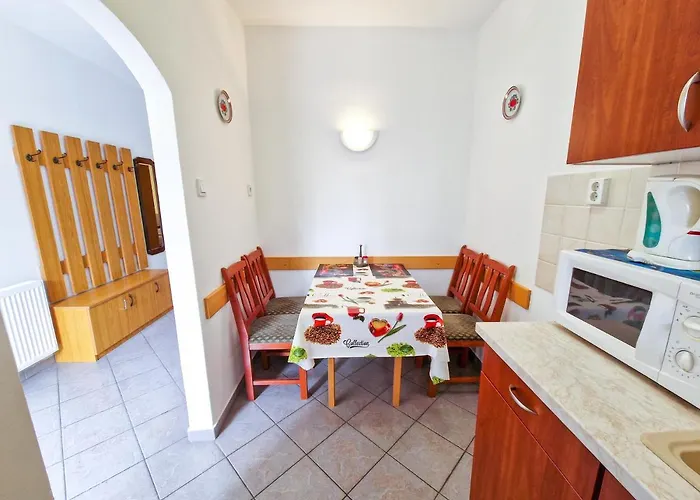 Weinberger Vendeghaz 3* Zamárdi