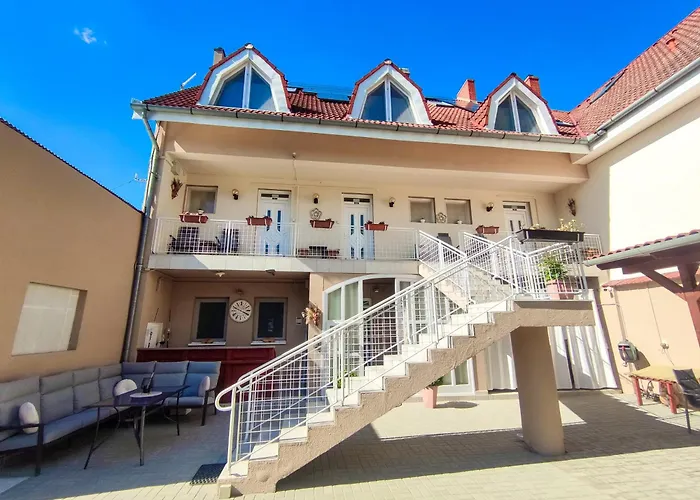 Πανσιόν Weinberger Vendeghaz 3*